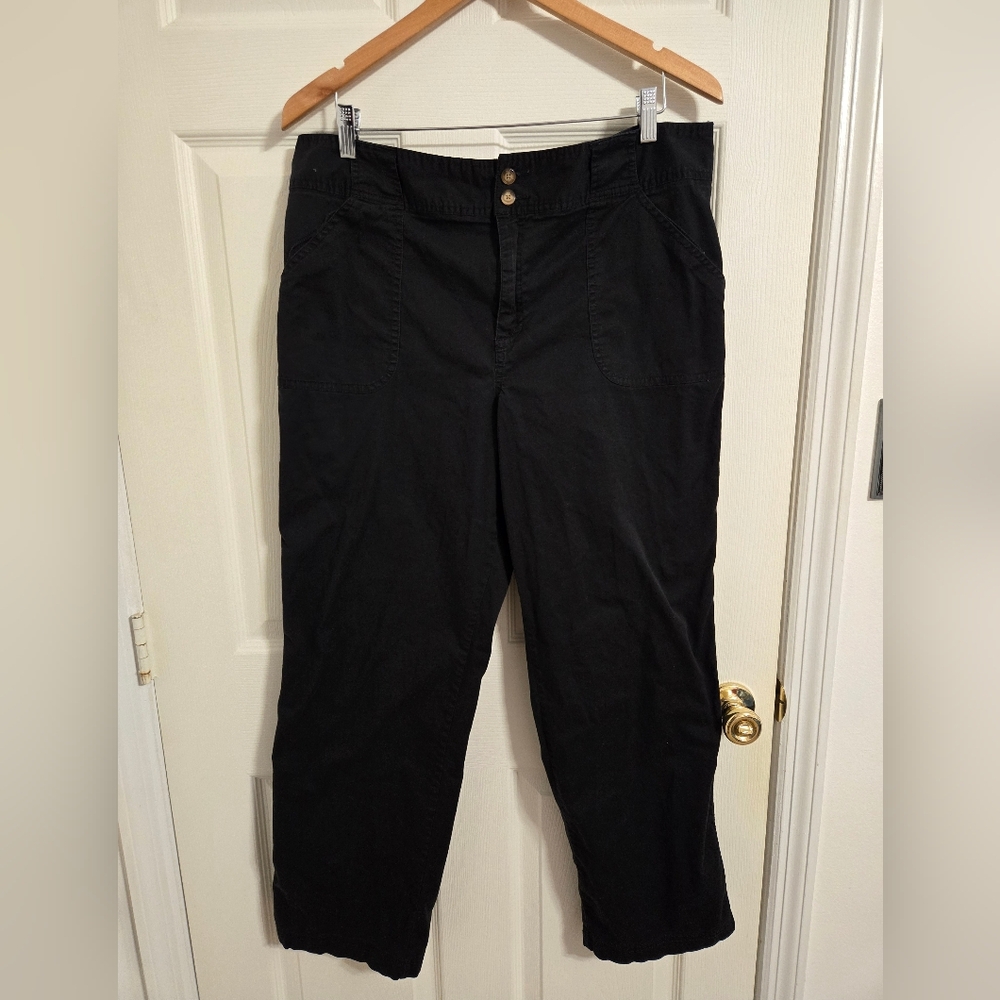 White Stag Black Cotton-Blend Capri  Pants Size 16